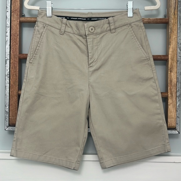 Boys Under Armour uniform shorts sho3 14 khaki - Picture 1 of 5